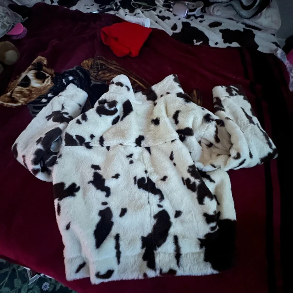 Cozy Black and White Faux Fur cow Jacket M - Picture 3 of 7
